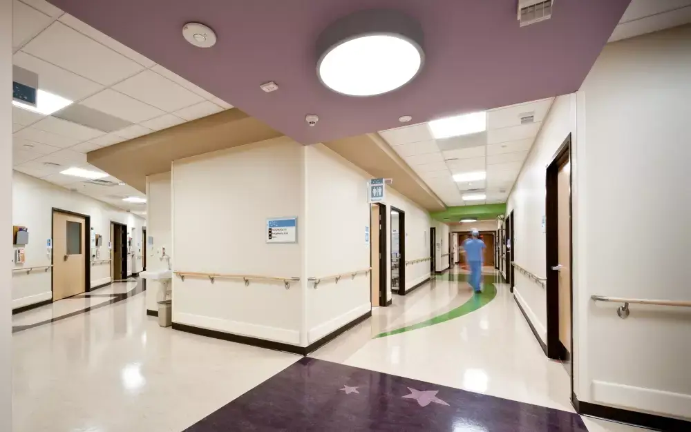 United & Children's Hospital corridor
